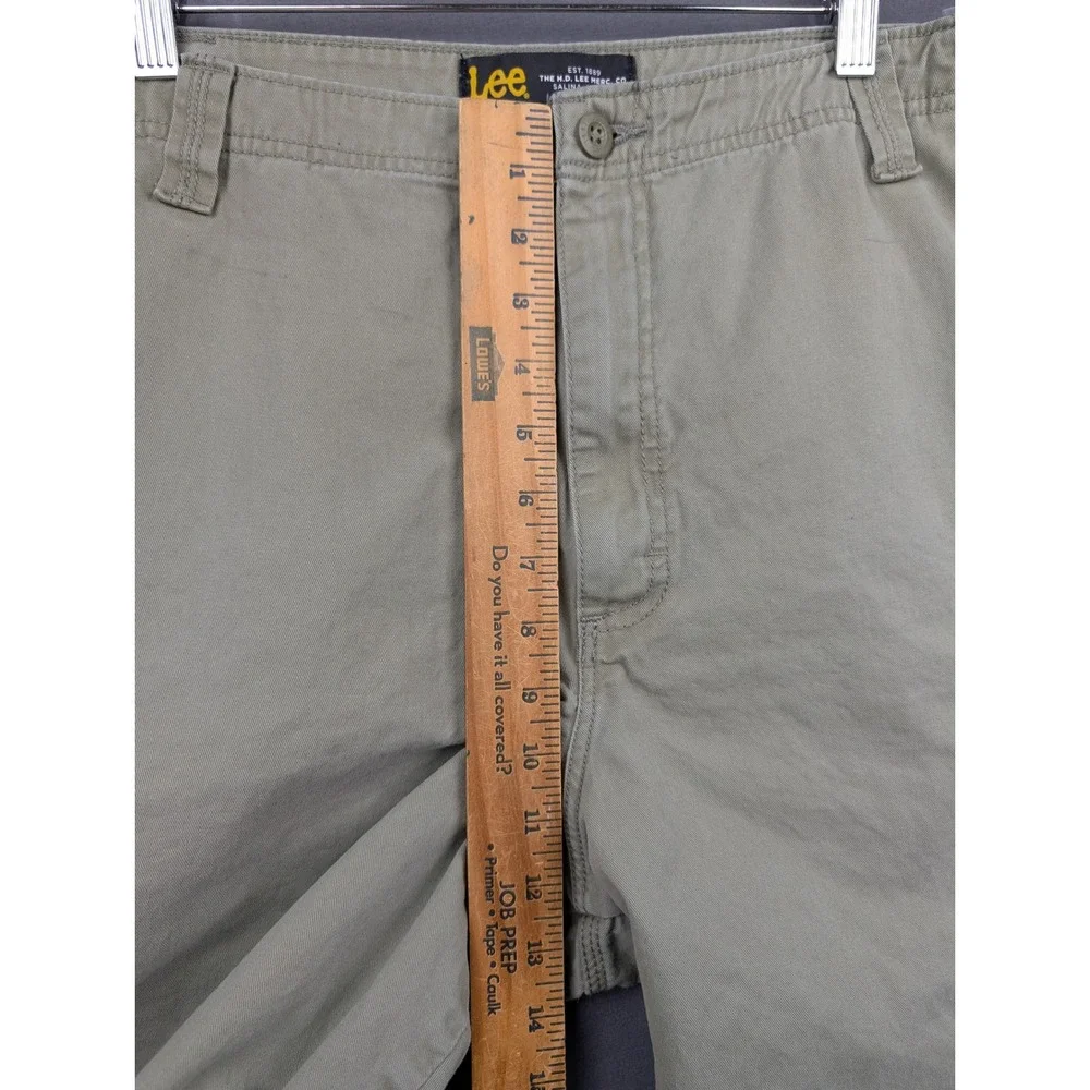 Lee Men's Loose‎ Fit Cargo Shorts Olive Drab Green Size 42